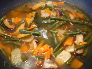 Soupe épicée et acidulée au tamarin
